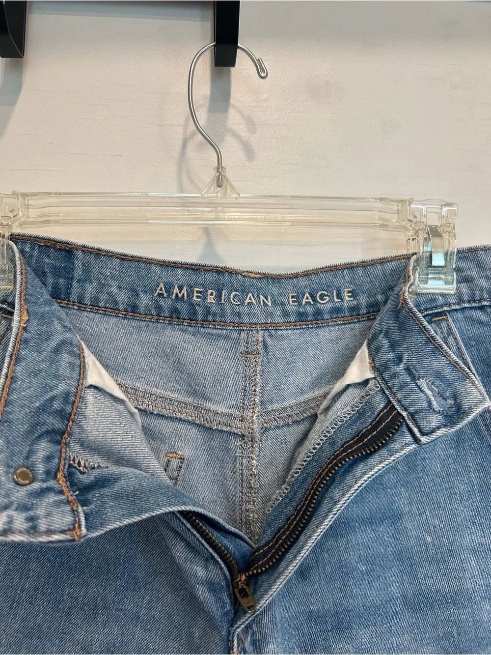 American Eagle High-Rise Medium Wash Mom Short